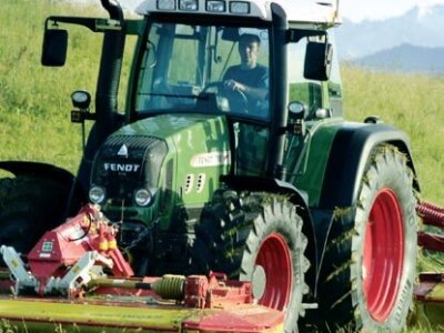 Traktor Fendt 700 Vario