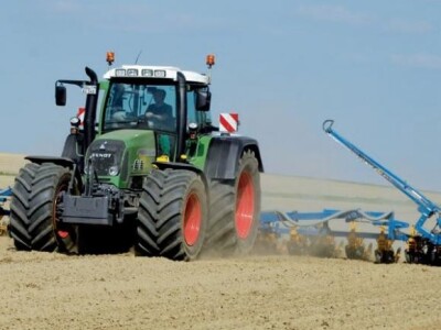 Traktor Fendt 800 Vario