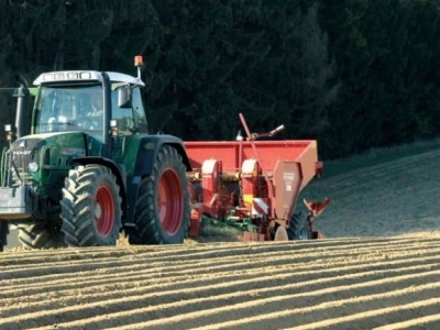 Traktor Fendt 800 Vario