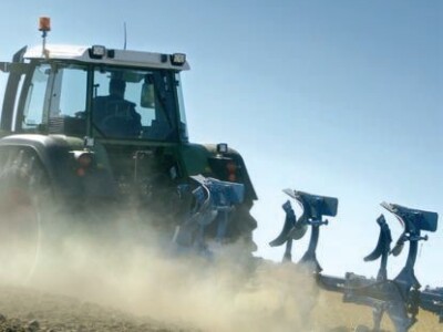 Traktor Fendt 800 Vario