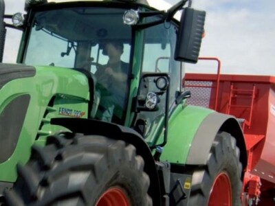 Traktor Fendt 900 Vario