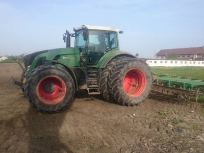 Fendt 936 s Pecka sjetvospremačem