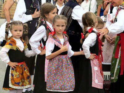 Fešta od pedoći i 56. Smotra narodne glazbe i plesa Labinštine - Trget