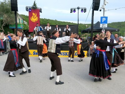 Fešta od pedoći i 56. Smotra narodne glazbe i plesa Labinštine - Trget