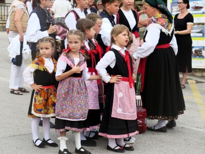 Fešta od pedoći i 56. Smotra narodne glazbe i plesa Labinštine - Trget