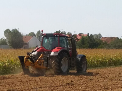 Soil Max Gold Digger za postavljanje drenažnih cijevi Soil Max Gold Digger za postavljanje drenažnih cijevi