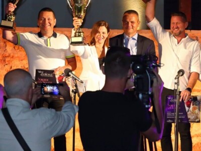 VINFEST 2021 - Pothvat braće Fiolića: Za jedno te isto vino tri šampionske titule i Veliko zlato! VINFEST 2021 - Pothvat braće Fiolića: Za jedno te isto vino tri šampionske titule i Veliko zlato!