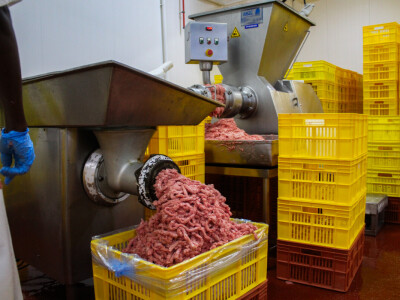 Prerada piletine u Keniji - KenChic