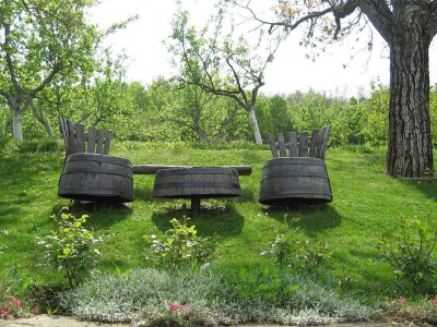 Garnitura za sedenje od starih bačvi