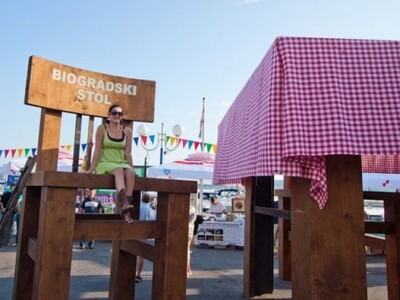 Gastro stol u Biogradu na Moru Gastro stol u Biogradu na Moru