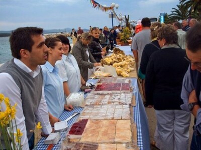 Slastice na Eno-eko-etno gastro stolu Slastice na Eno-eko-etno gastro stolu