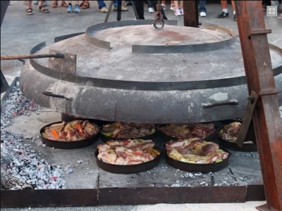 Peka na Eno-eko-etno gastro stolu u Biogradu na Moru