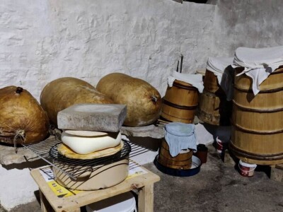 Gatački kajmak iz mješine