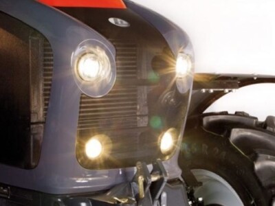 Traktor Lindner Geotrac 104