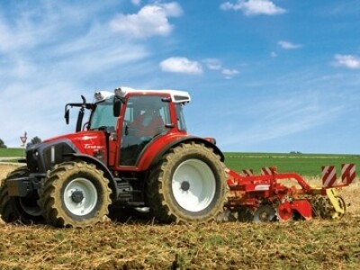 Traktor Lindner Geotrac 134