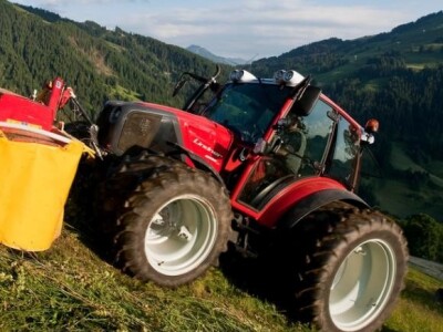 Traktor Lindner Geotrac 64