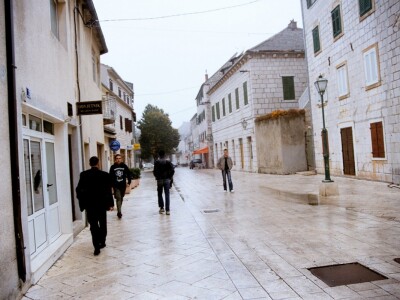 Glavna ulica u Imotskom, sva u kamenu, koju Imoćani nazivaju svojim Stradunom