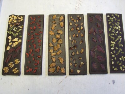 Čokoladne kreacije s bućama, bobicama bazge...