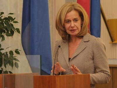 Stella Ronner-Grubačić, nizozemska veleposlanica