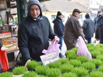 GRAD BJELOVAR NOVOM MJEROM POMAŽE MALIM PROIZVOĐAČIMA NA GRADSKOJ TRŽNICI