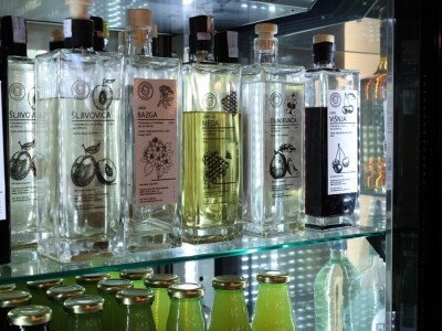 Graničarska kuća "Von Appel" i trgovina Sikirevčanka