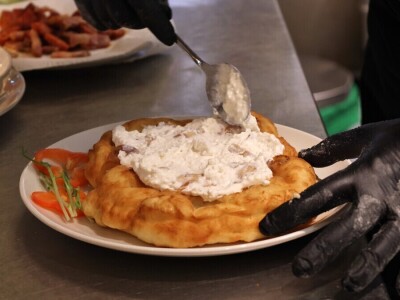 Graničarska kuća "Von Appel" i trgovina Sikirevčanka