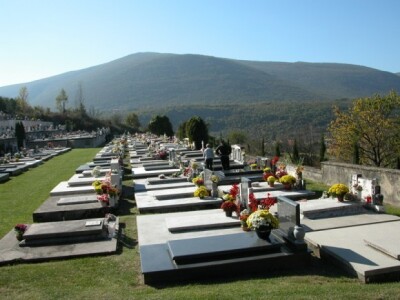 Detalj sinjskog gradskog groblja sv.Frane