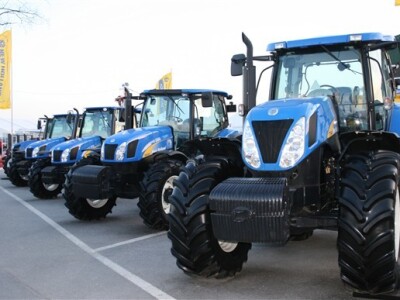 New Holland traktori
