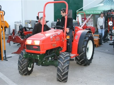 Goldoni traktori, Kokot Agro