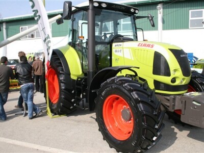 Claas Arion 530C
