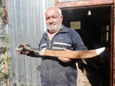 Gusle Tome Obućine gude o junaštvu širom sveta