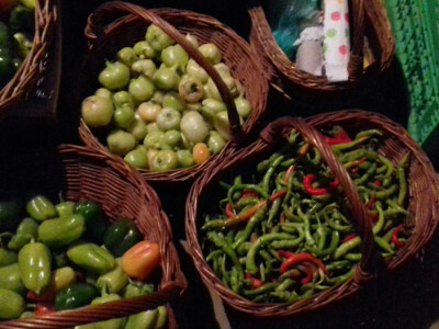 Domaćice kod Željkice kupuju povrće za zimnicu