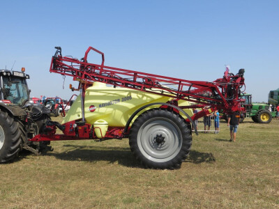 Vučena prskalica Hardi Navigator 3000