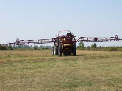 Vučena prskalica Hardi Navigator 3000