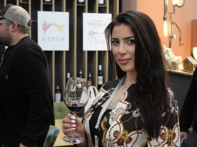 Hercegovački vinari na sajmu u Mostaru Hercegovački vinari na sajmu u Mostaru