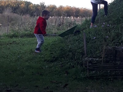 Hobbitova kućica usred slavonske ravnice mjesecima održava namirnice svježima Hobbitova kućica usred slavonske ravnice mjesecima održava namirnice svježima