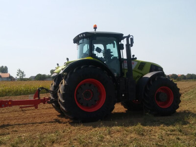 Sijačica Horch Pronto 6 DC i traktor Claas Axion 850 Cebis