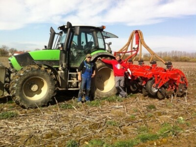S radnikom na polju S radnikom na polju
