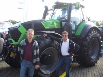 Dražen s ocem na Poljoprivrednom sajmu u Stuttgartu Dražen s ocem na Poljoprivrednom sajmu u Stuttgartu