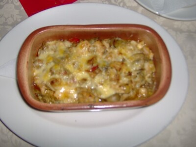 Makedonska tava (teletina, pileitna, svinjski but, povrće)