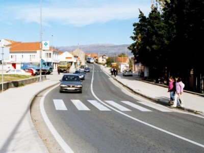 Hrvace, općinsko središte