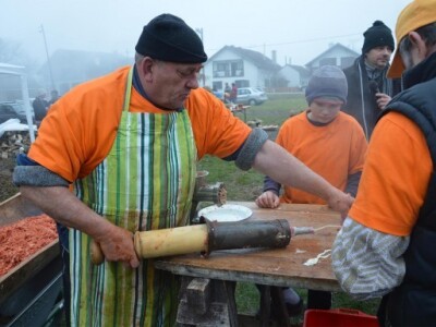 Čvarkijada crne slavonske svinje