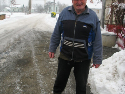 Husref Bradarić pionir u uzgoju kamilice