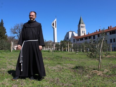 I fratri na Humcu sade masline