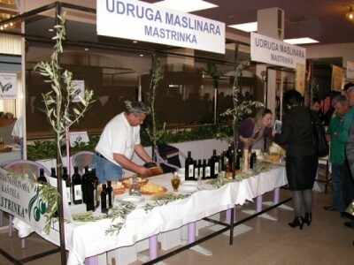 Maslinovo ulje, sirevi... na 9. NS pršuta Sinj 2014