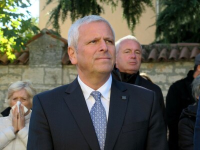 : Iako su ulja vrhunske kvalitete, istarski maslinari nezadovoljni randmanom. Zbog suše i kiše, ulja će na tržištu biti manje uz neznatan porast cijena zbog poskupjele prerade – zaključuju senzorni oc