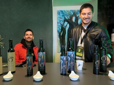 : Iako su ulja vrhunske kvalitete, istarski maslinari nezadovoljni randmanom. Zbog suše i kiše, ulja će na tržištu biti manje uz neznatan porast cijena zbog poskupjele prerade – zaključuju senzorni oc