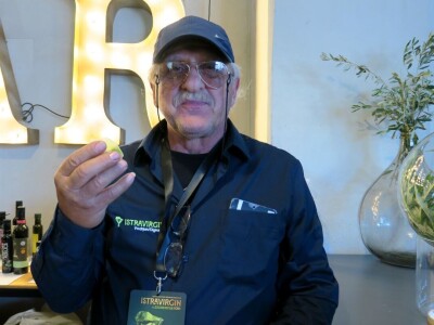 : Iako su ulja vrhunske kvalitete, istarski maslinari nezadovoljni randmanom. Zbog suše i kiše, ulja će na tržištu biti manje uz neznatan porast cijena zbog poskupjele prerade – zaključuju senzorni oc