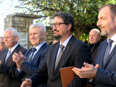 : Iako su ulja vrhunske kvalitete, istarski maslinari nezadovoljni randmanom. Zbog suše i kiše, ulja će na tržištu biti manje uz neznatan porast cijena zbog poskupjele prerade – zaključuju senzorni oc