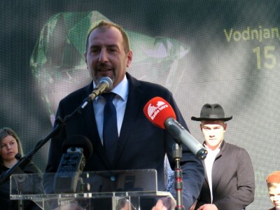 : Iako su ulja vrhunske kvalitete, istarski maslinari nezadovoljni randmanom. Zbog suše i kiše, ulja će na tržištu biti manje uz neznatan porast cijena zbog poskupjele prerade – zaključuju senzorni oc